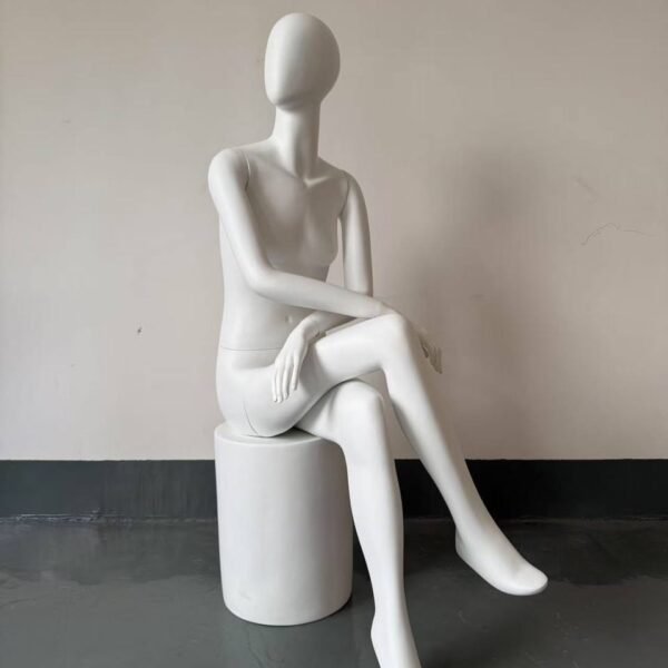 5409 FEMALE SITTING MODEL MANNEQUIN