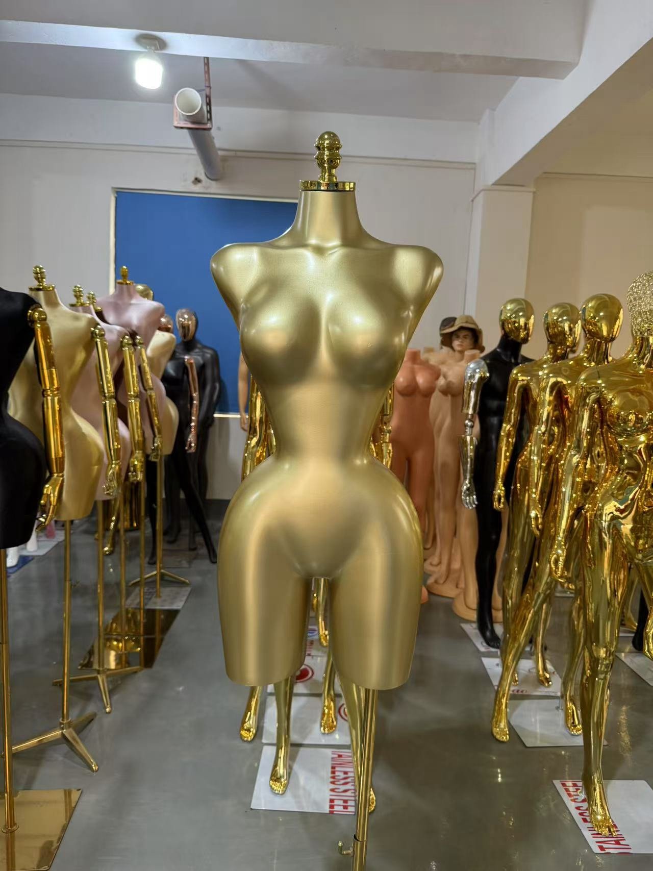 695380a3a7101313fd9d0764d4b45420 6931 SMALL SIZE BBL MANNEQUIN BY SEA - Image 1