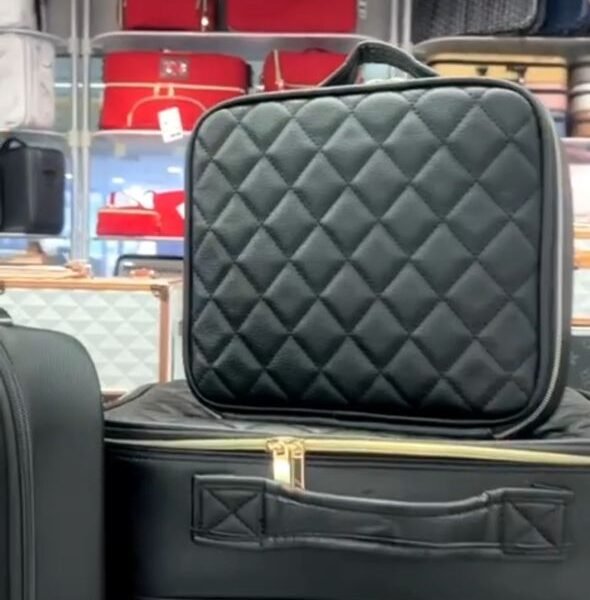 M119 MAKE UP BAG